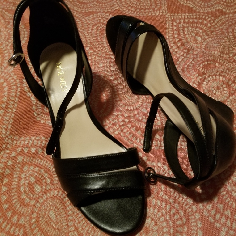Shoes - Picture 6 of 6